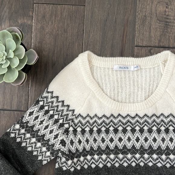 🌸 3/$25 Ricki’s | Sweater - Picture 1 of 6
